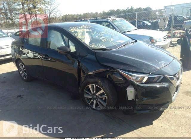 نيسان فيرسا